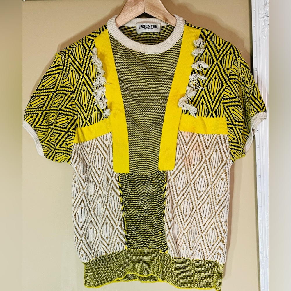 Essentiel Yellow and Cream Geometric top